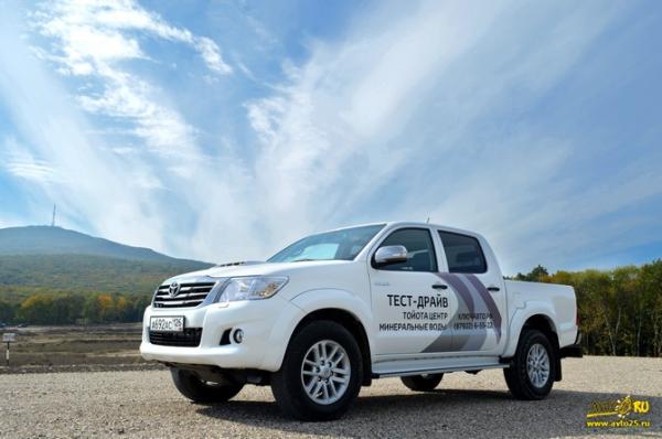 Истинный брутал Toyota Hilux: тест-драйв